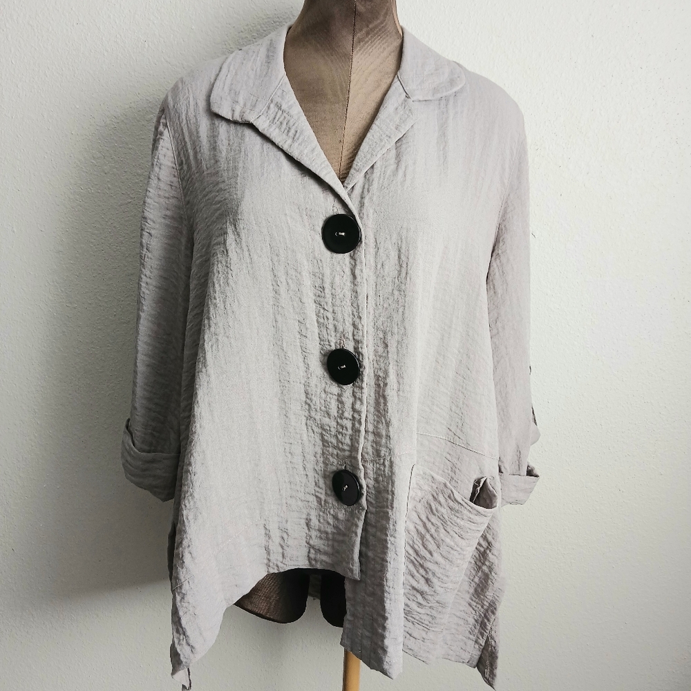 Moonlight Gray Top Asymmetrical Hem Artsy Lagenlook